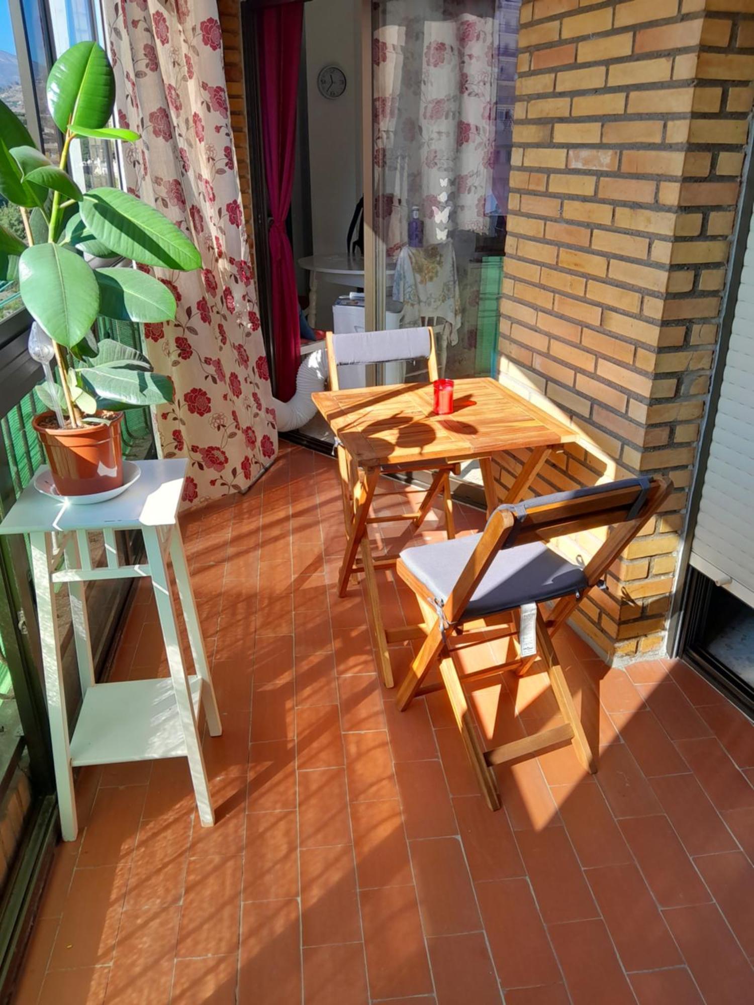 Room In Shared Apartment With Parking Almuñécar Esterno foto